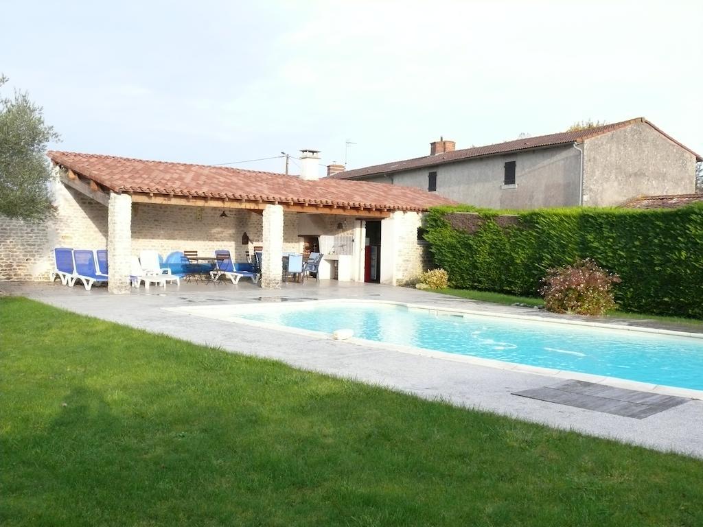 Le Clos De La Vigne Montreuil  Exteriör bild